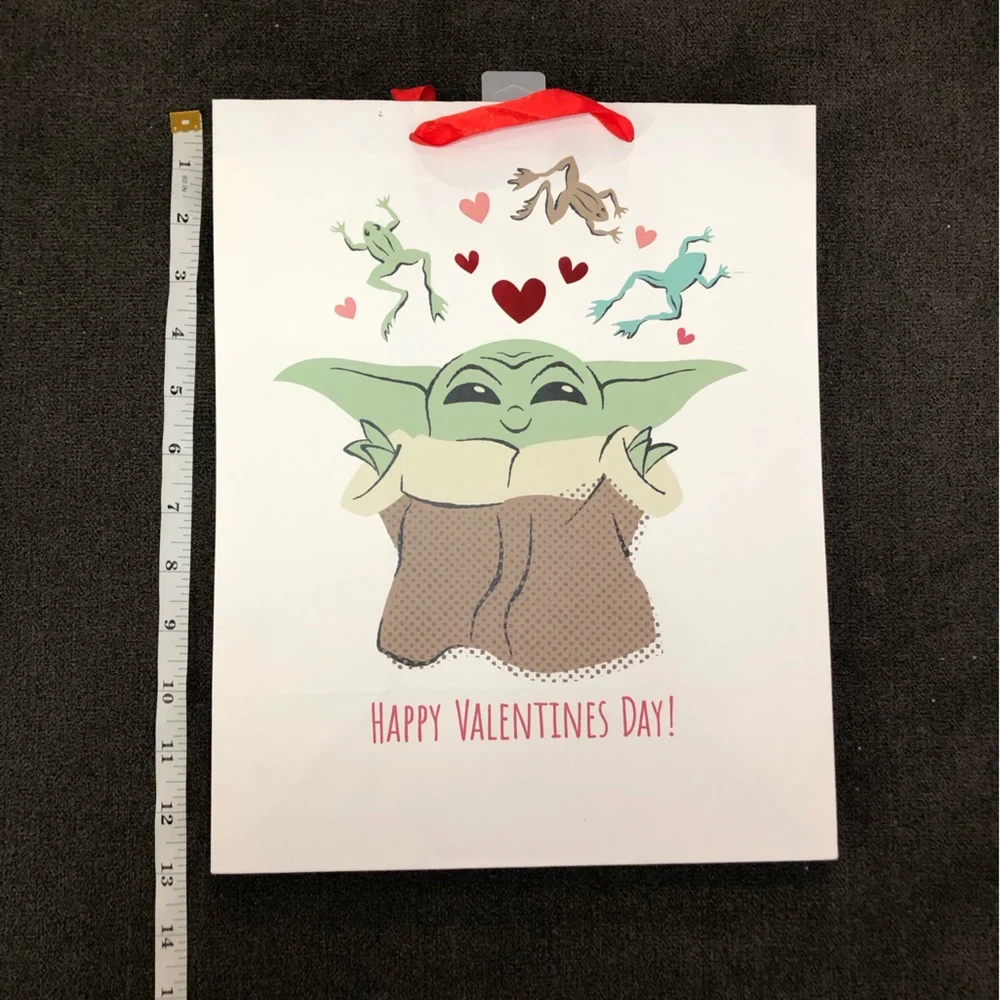 Hallmark Valentine's Day Gift Bag with Baby Yoda Grogu Design